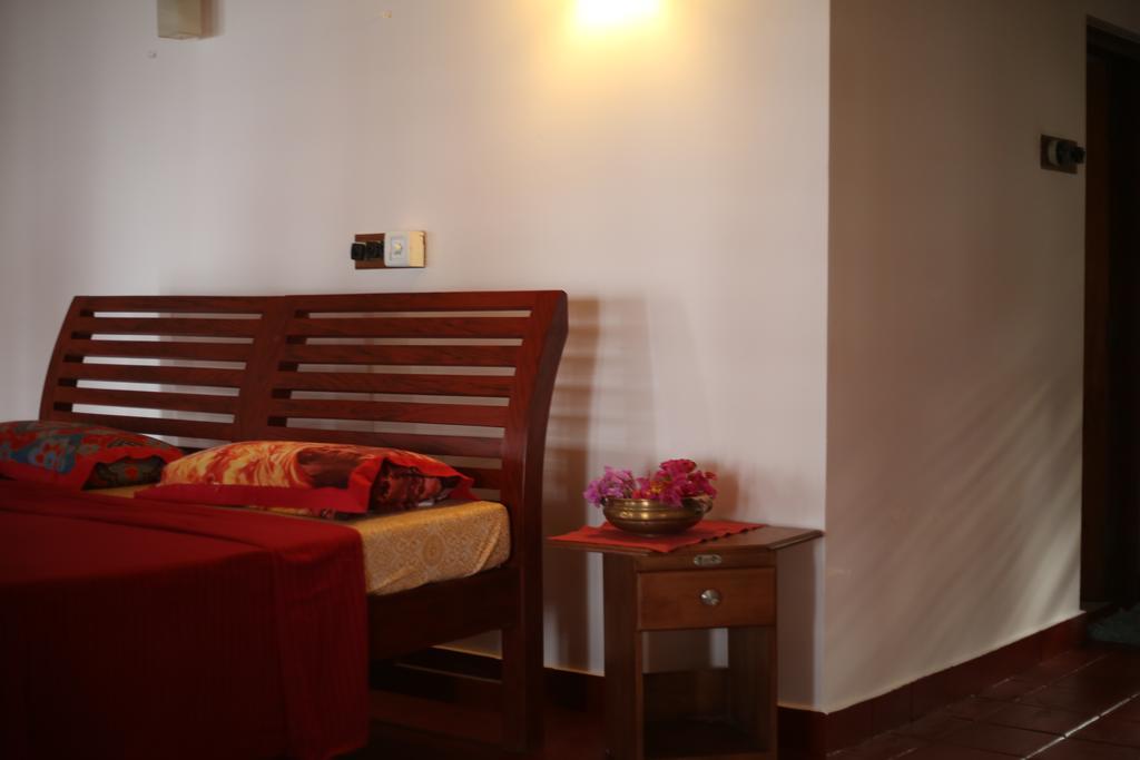 Chera Rocks Beach House Hotel Thottada ภายนอก รูปภาพ