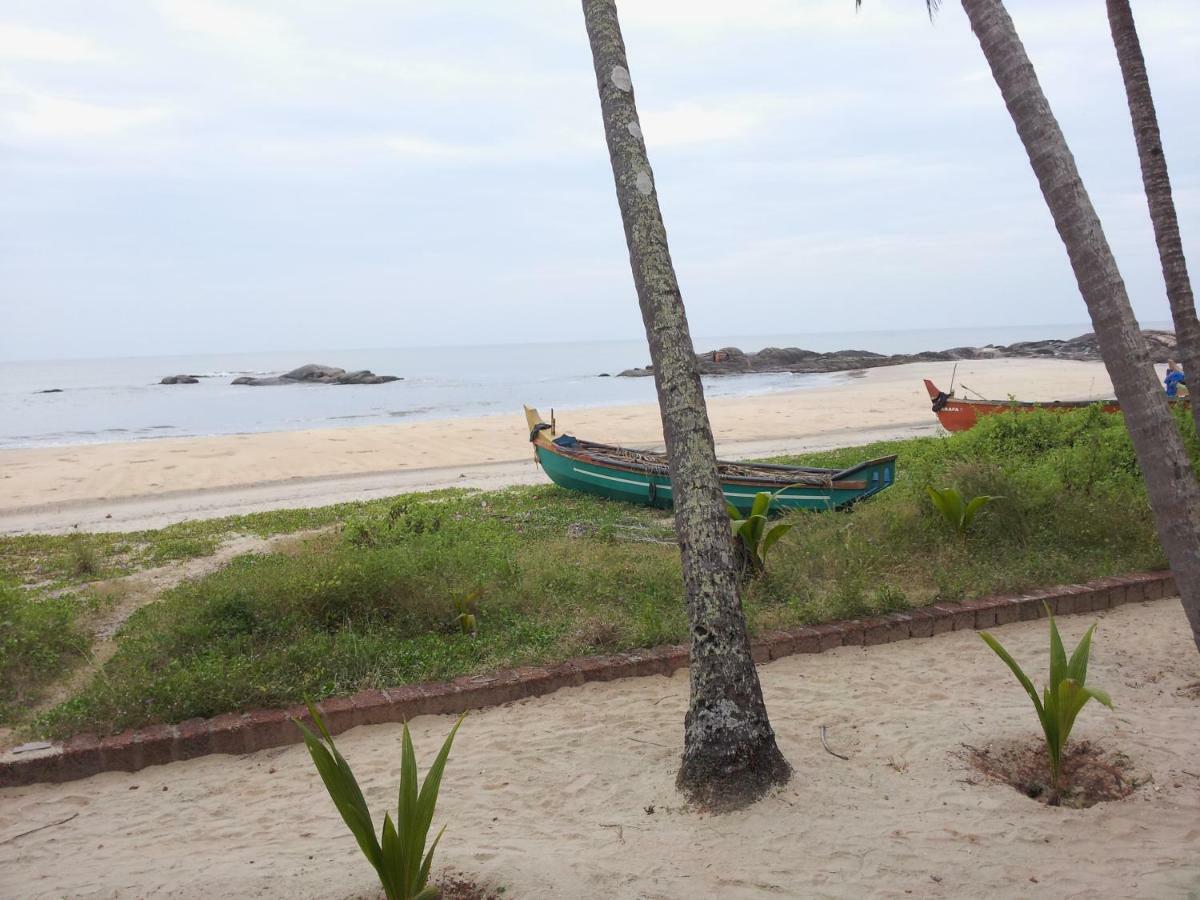 Chera Rocks Beach House Hotel Thottada ภายนอก รูปภาพ